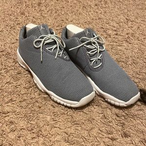 Grey kids Jordan Future Low BG